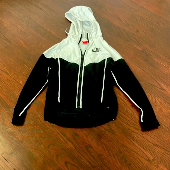Nike Jacket Womens Small White Black Swoosh Full Zip Hooded Windbreaker Ladies - Picture 1 of 4